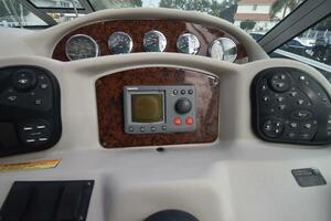 2006 Sea Ray 320 Sundancer thumbnail 14