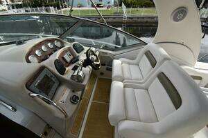 2006 Sea Ray 320 Sundancer thumbnail 12