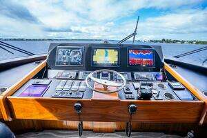 2019 Viking 68 Enclosed Bridge thumbnail 57