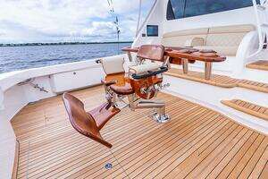 2019 Viking 68 Enclosed Bridge thumbnail 14