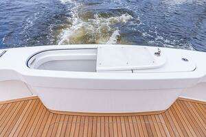 2019 Viking 68 Enclosed Bridge thumbnail 11