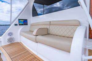 2019 Viking 68 Enclosed Bridge thumbnail 15
