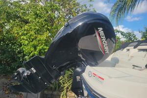 22ft Bayliner Yacht For Sale