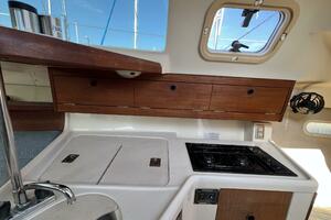 Hazyblur 28ft Hunter Yacht For Sale