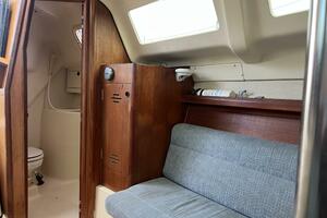 Hazyblur 28ft Hunter Yacht For Sale