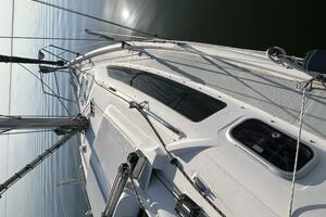 Hazyblur 28ft Hunter Yacht For Sale