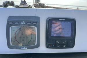 Hazyblur 28ft Hunter Yacht For Sale