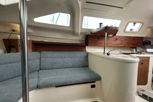 Hazyblur 28ft Hunter Yacht For Sale