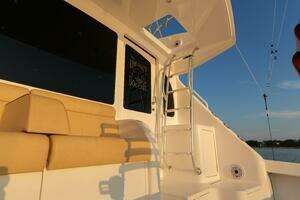 2023 Viking 54 Convertible thumbnail 17
