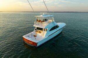 2023 Viking 54 Convertible thumbnail 5