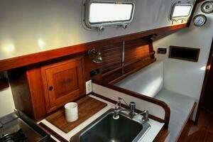 1986 Dickerson Tri-Cabin thumbnail 23