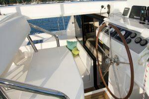 Isola 40ft Robertson  amp  Caine Yacht For Sale