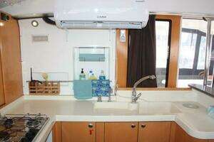 2008 Fountaine Pajot Orana 44 thumbnail 34