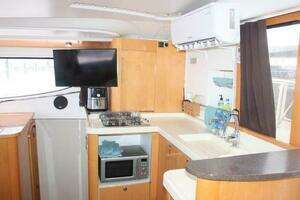 2008 Fountaine Pajot Orana 44 thumbnail 31