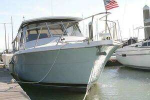 1996 Hatteras 39 Sport Express thumbnail 3