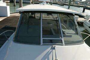 1996 Hatteras 39 Sport Express thumbnail 4