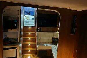 1996 Hatteras 39 Sport Express thumbnail 14