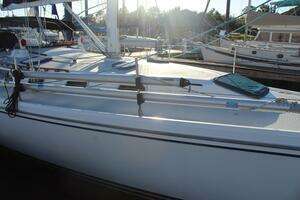 1990 Catalina 42 thumbnail 46
