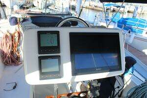 1990 Catalina 42 thumbnail 31