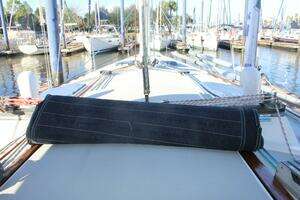 1990 Catalina 42 thumbnail 5