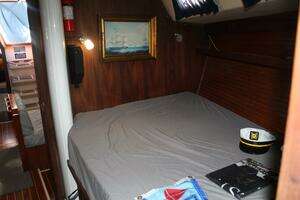1990 Catalina 42 thumbnail 22