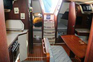 1990 Catalina 42 thumbnail 14