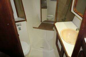 1990 Catalina 42 thumbnail 20