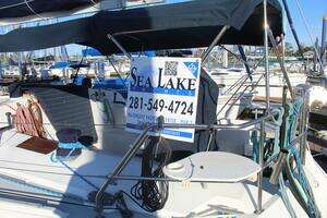 1990 Catalina 42 thumbnail 49