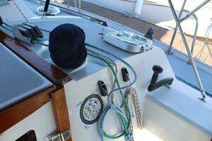 1990 Catalina 42 thumbnail 4