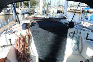 1990 Catalina 42 thumbnail 32