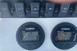 23ft Sea Hunt Yacht For Sale