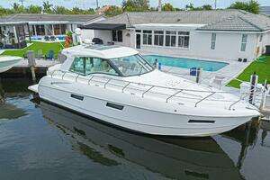 2012 Cruisers Yachts 48 Cantius thumbnail 2