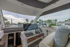 2012 Cruisers Yachts 48 Cantius thumbnail 24