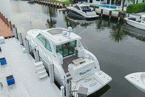 2012 Cruisers Yachts 48 Cantius thumbnail 6