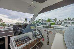 2012 Cruisers Yachts 48 Cantius thumbnail 25