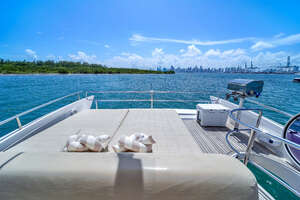 2012 Azimut 64 FLY thumbnail 30