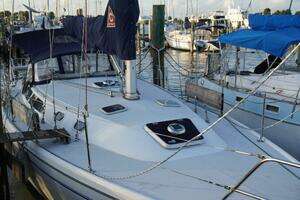 2000 Catalina 36 Mkll thumbnail 5