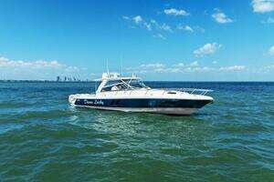 2019 Intrepid 475 Sport Yacht thumbnail 49