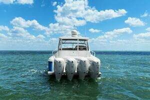 2019 Intrepid 475 Sport Yacht thumbnail 46
