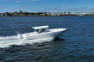 2011 Intrepid 400 Open thumbnail 11