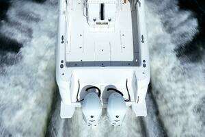2011 Intrepid 400 Open thumbnail 10