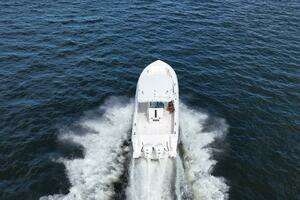 2011 Intrepid 400 Open thumbnail 17