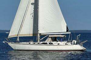 2004 Hylas 49 thumbnail 1