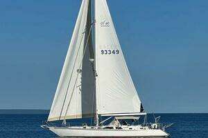 2004 Hylas 49 thumbnail 2