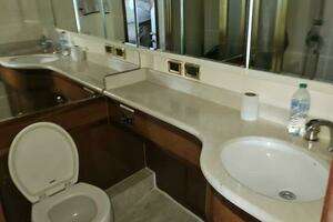 2003 Johnson Flybridge thumbnail 28