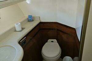 2003 Johnson Flybridge thumbnail 26