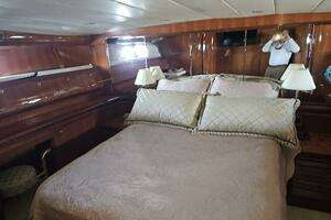 2003 Johnson Flybridge thumbnail 27