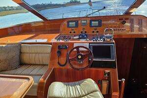 2003 Johnson Flybridge thumbnail 21
