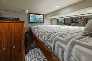 2021 Viking 68 Convertible thumbnail 74