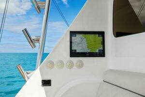 2021 Viking 68 Convertible thumbnail 9
